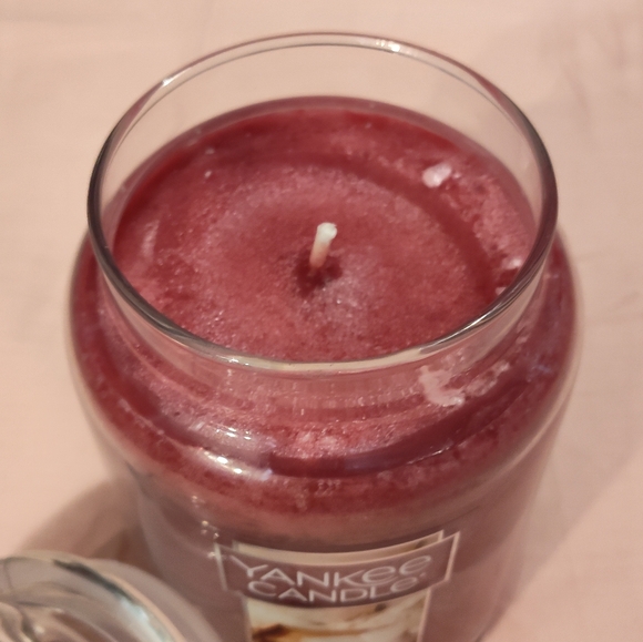 NWT!! Yankee Candle 22oz (Home Sweet Home) - Picture 2 of 6